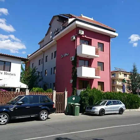 Delmar Apartman Ravda