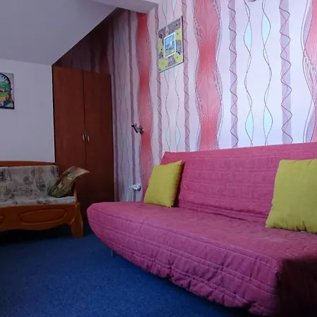 Delmar Apartment *