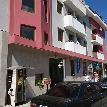 Delmar Apartment